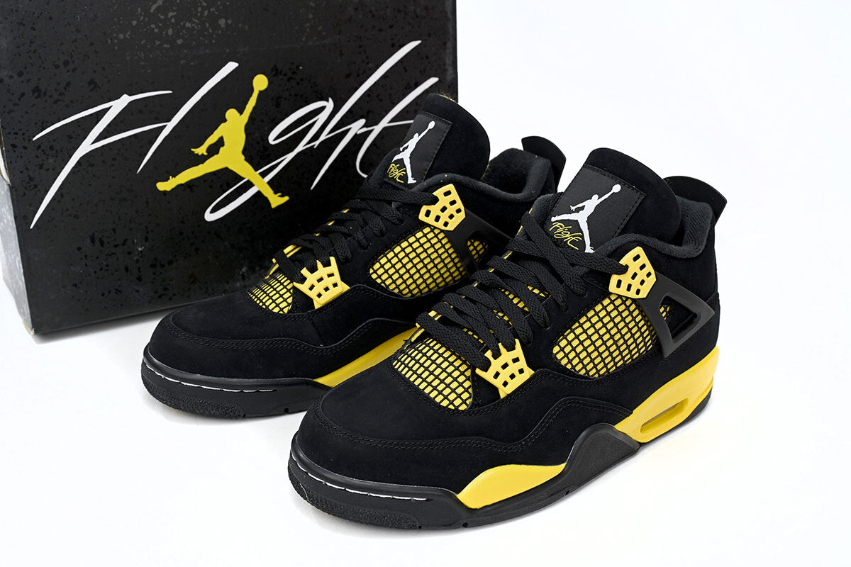 Air Jordan 4 Retro Thunder Reps Sneaker DH6927-017